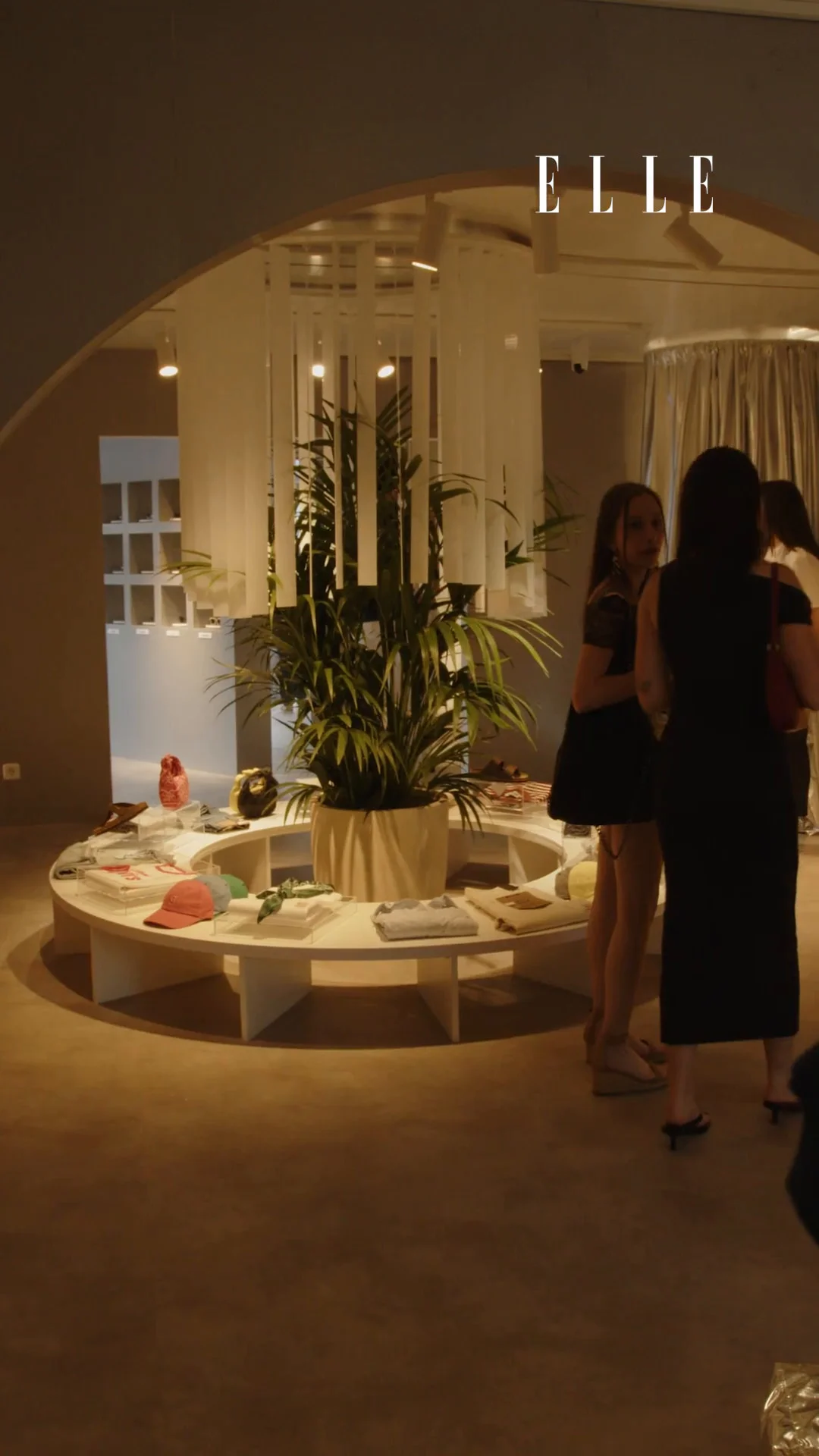Insider — still 3